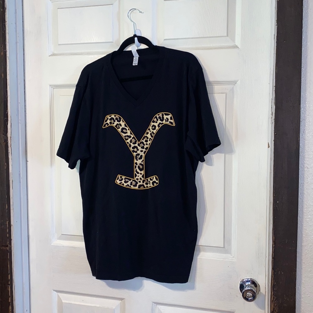 Black Short Sleeve V-Neck Yellowstone Tee
